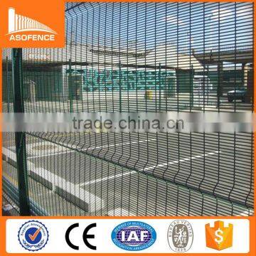 Powder coating perimeter fences / Clearvu fences / pvc coated wire wall fence