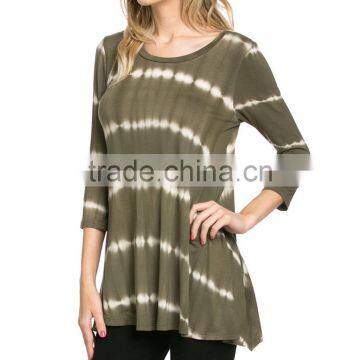 Olive Sound Wave Tie-Dye Three-Quarter Sleeve Top