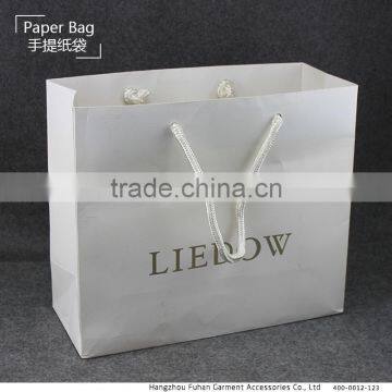 Printed Paper Bag With Customized Logo and Handles photo-4