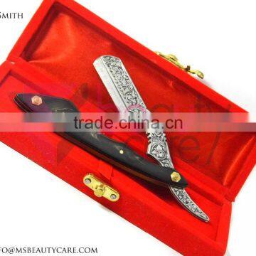 Stainless steel Barber razor Hand engraved with Buffalo horn