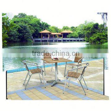 Modern dining table and 4 chairs