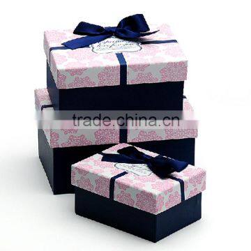 Customized pink fancy packaging gift box with ribbon decoration