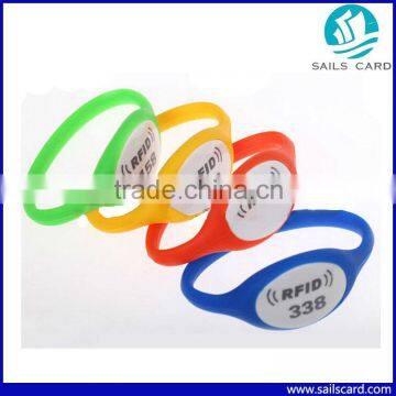 Ntag203 Ntag213 Ntag216 embossed silicone bracelet