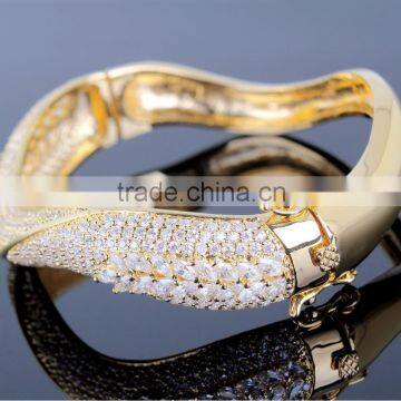 Exclusive Design Trendy Irregular Shape Setting CZ Crystal Bridal Jewelry Bangle photo-4