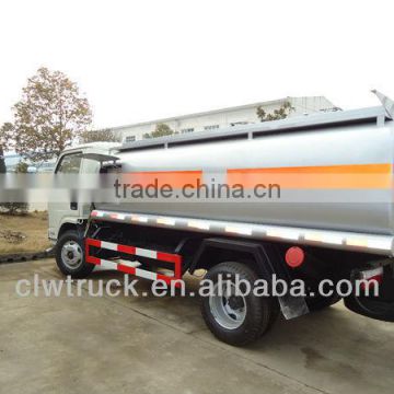 3000litres Dongfeng mini fuel tanker truck, Peru oil truck for sale