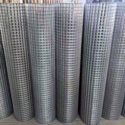 Оцинкованная сварная сетка в рулоне с ПВХ-покрытием для животноводческих ограждений и заборов