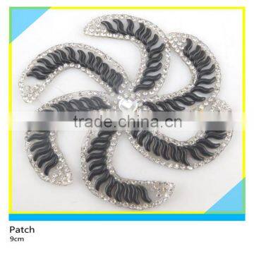 Hot Fix Glass Rhinestone Applique Hotfix Colorful Glass Stone Heart Shape Patch 5.5x7cm photo-4
