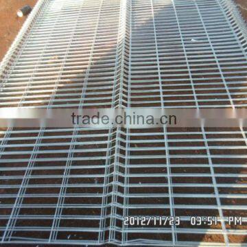 2013 new style 4mm welded mesh galvanized fencing