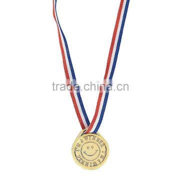 Wholesale Promotional Souvenir Award Cheap Plastic Gold Medals with "I'm A Winner" and Smile Face Custom Design for Reward