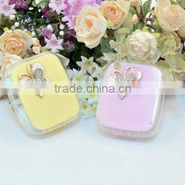 Butterfly contact lens case