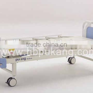 2 cranks manual hospital bed for hospital equipment from China