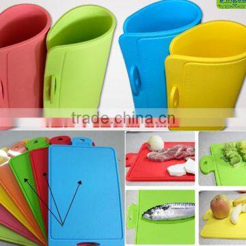 Hot new product 2016 foldable non slip silicone cutting board with pantone color