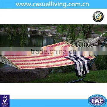 78inch length 55inch width red quilted outdoor hammock with Wooden spread bar