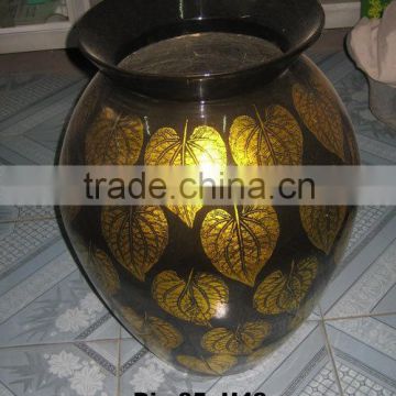 Round Vietnam lacquer vase