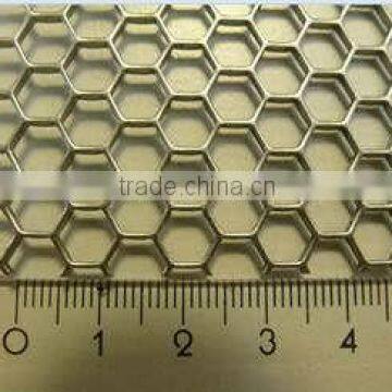 Hexagonal hole perforated metal