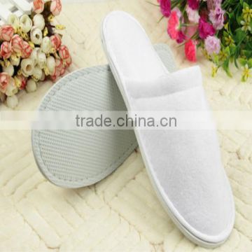 Disposable Hotel Bathroom amenity set Customized hotel slippers