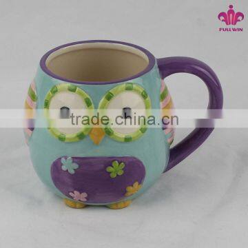 Novelty ceramic mug with owl design