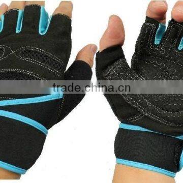 2015 custom fashion new design weighted fitness gloves