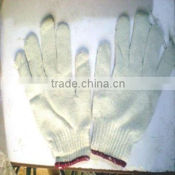 HMD--107 70% cotton, 30% Poly raw white yarn knit gloves