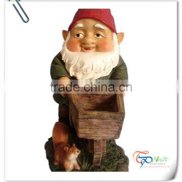 Popular cute fiberglass resin gnome life size garden statues with squirrel