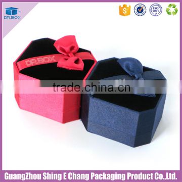 Good quality glossy paper jewelry plastic wedding design box