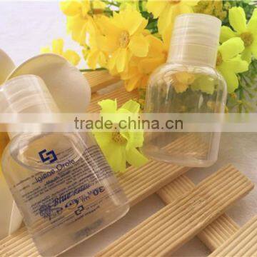 Short and round screw cap shampoo bottle