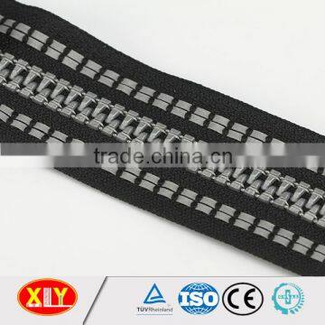 2015 New Production Special Teeth Open End Plastic Zipper photo-4