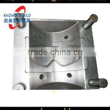 Injection plastic glasses mould