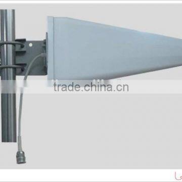 Made in China 806-960 MHz / 1710-2700 MHz 11dBi Log Periodic Antenna