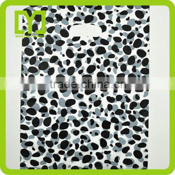 2016 waterproof YiWu customized Handle die cut plastic bags