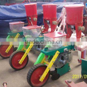 four row corn planter with fertilizer spreader