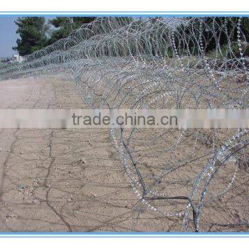 supply high quality and reasonable price razor barbed wire security fence