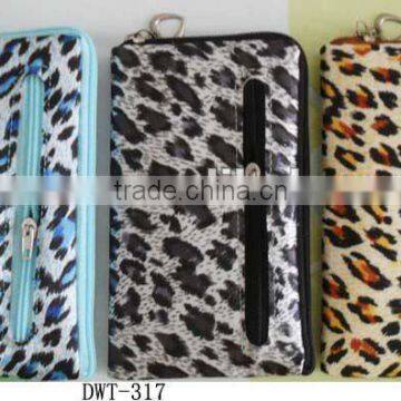 Popular Pvc leopard mobile bag