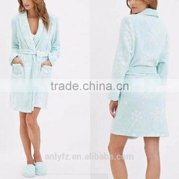 Anly Latest Design Comfortable Soft Snowflake Frenulum Pocket Short Night-robe