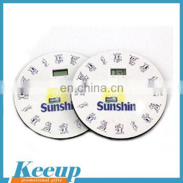 Extraordinary Round Shape Fridge Magnet with Clock