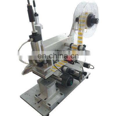 Semi-automatic Labeling Machine for Round Bottles photo-4