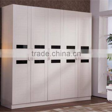 Simple Wooden Almirah Designs In Bedroom Wall photo-2