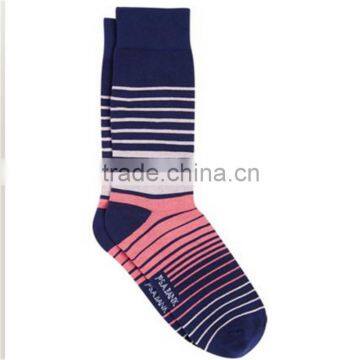 China socks factory supply fashion mens red and white striped printed socks