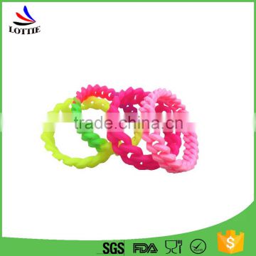 Alibaba supply Beautiful polychrome silicone gift bracelet