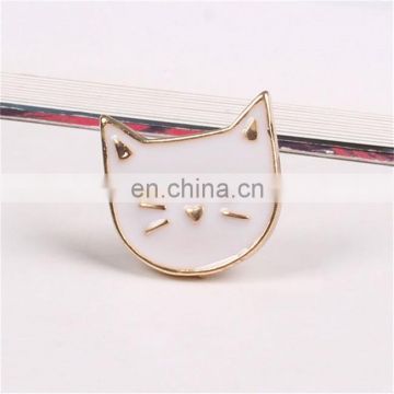 Fashion gold plated white cat brooch in metal craft