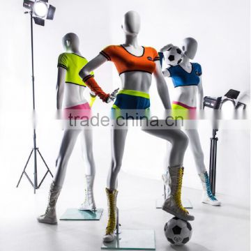 Fiberglass Female Abstract Sports Women Playing Football Mannequin FTFI-EG