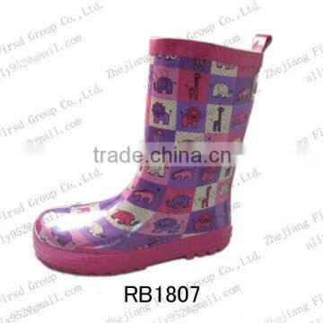2013 kids' pink rubber boots with cute animal pattern