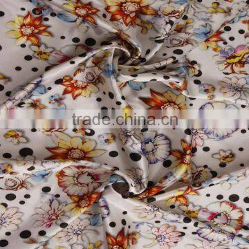 Flower Designes of Digital Print Cotton Woven Fabric Textiles for Girl Dress photo-5