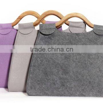 Fashionable felt bag customized is available