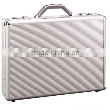 Laptop Case Aluminium with Lockable up to 19 Inches