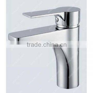 Chrome brass basin faucet Model: 00111