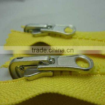 Hotsale Plastic zipper for Garment in fashion custom zipper binder