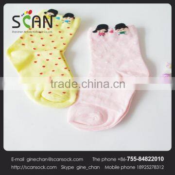 Nice looking fresh color bright color socks with good cotton