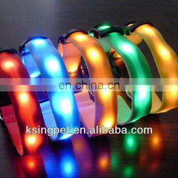 The glowing LED dog collar with battery made in China for pet products