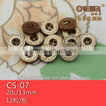 The fahsion flower shape laser pattern coconut 4-holes button